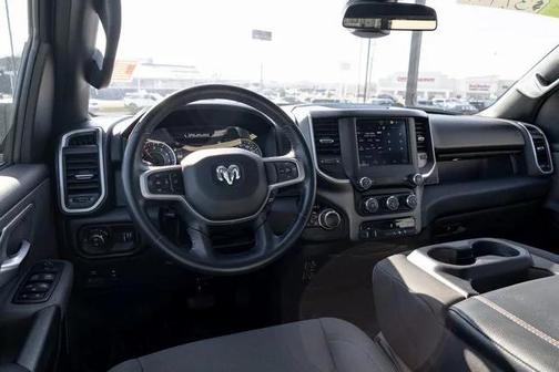 2022 RAM 1500 Big Horn Crew Cab 4x4 64' Box