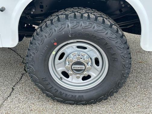 OXFORD WHITE 2026 Ford F-350 XL