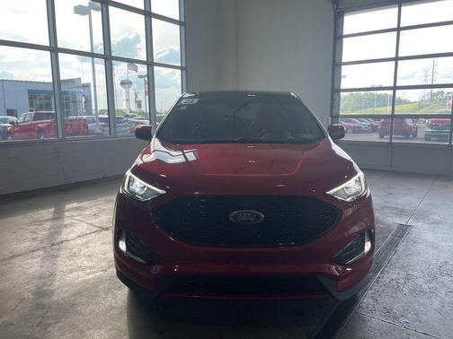Rapid Red Metallic Tinted Clearcoat 2022 Ford Edge ST Line
