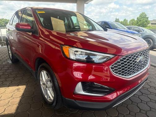 Red Metallic 2023 Ford Edge SEL