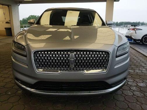 Radiance Metallic 2023 Lincoln Nautilus Reserve