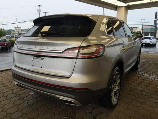 Radiance Metallic 2023 Lincoln Nautilus Reserve