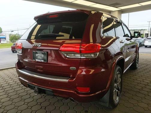 Velvet Red Pearlcoat 2017 Jeep Grand Cherokee Overland