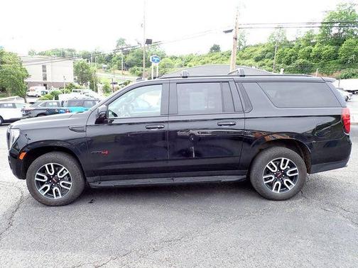 Onyx Black 2024 GMC Yukon XL 4WD AT4