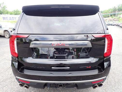Onyx Black 2024 GMC Yukon XL 4WD AT4