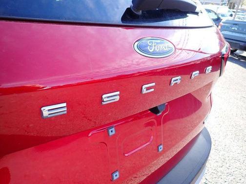 RAPID RED MET TINTED CC 2023 Ford Escape Active