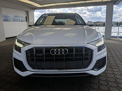 2022 Audi Q8 55 Premium Plus