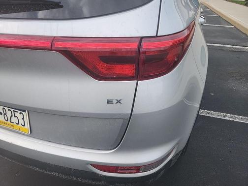 Sparkling Silver 2019 Kia Sportage EX