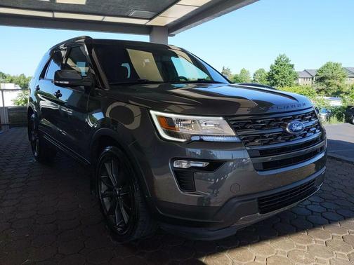 Magnetic 2018 Ford Explorer XLT