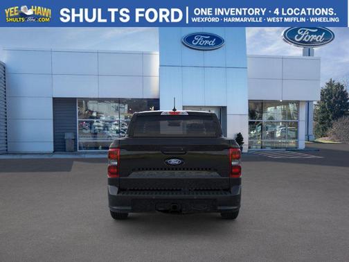 SHADOW BLACK 2026 Ford Maverick Lobo Standard