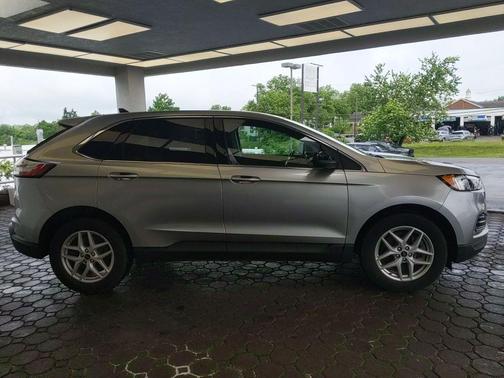 Silver Metallic 2024 Ford Edge SEL