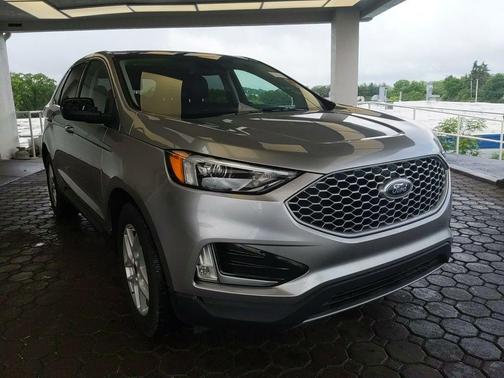 Silver Metallic 2024 Ford Edge SEL