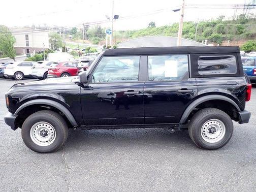 SHADOW BLACK 2025 Ford Bronco Base