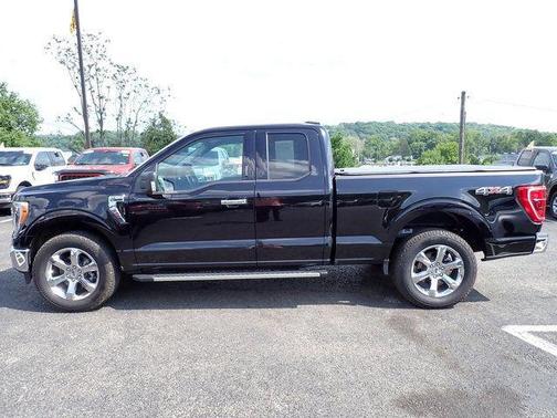 AGATE BLACK METALLIC 2023 Ford F-150 XLT