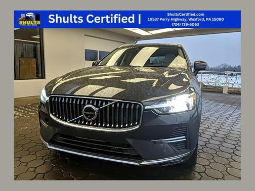 Platinum Gray Metallic 2022 Volvo XC60 B5 Inscription