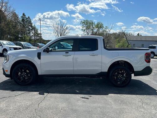 White Metallic 2025 Ford Maverick Lariat