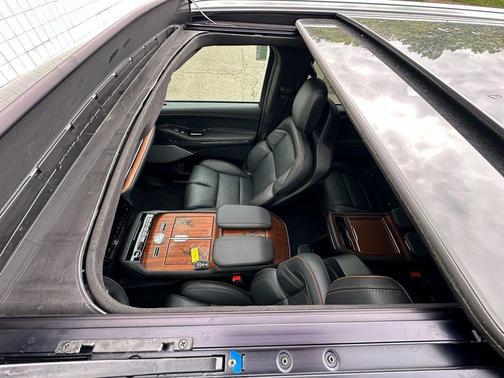 Black 2026 Lincoln Navigator Black Label