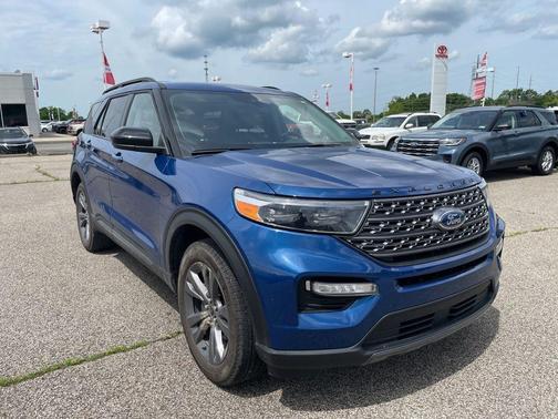 Atlas Blue Metallic 2022 Ford Explorer XLT