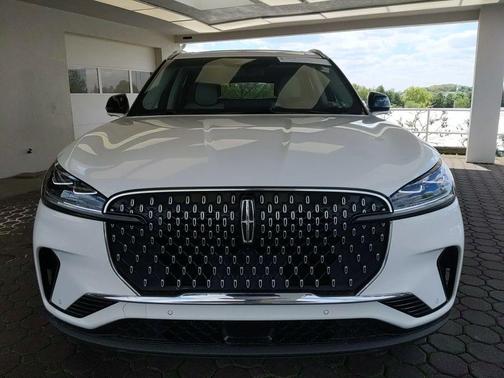 White Metallic 2025 Lincoln Aviator Reserve AWD