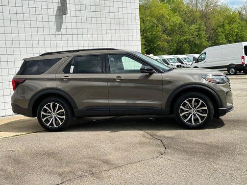 Marsh Gray 2026 Ford Explorer ST-Line