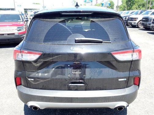 AGATE BLACK METALLIC 2020 Ford Escape SE