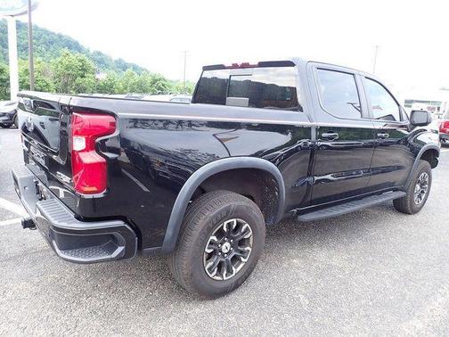 Black 2022 Chevrolet Silverado 1500 ZR2