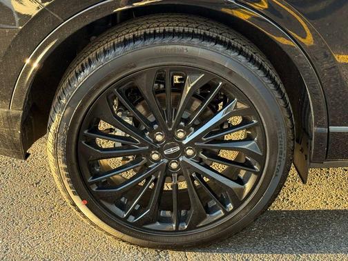 Black Metallic 2026 Lincoln Corsair Reserve