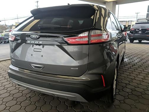 Carbonized Gray Metallic 2024 Ford Edge SEL
