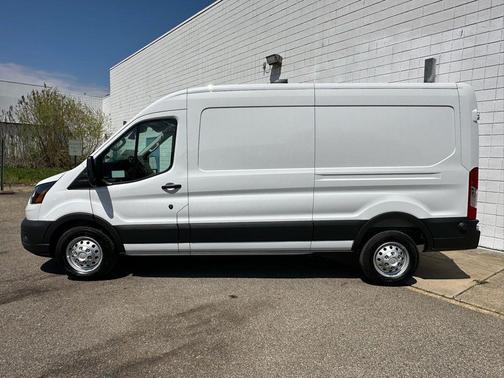 OXFORD WHITE 2026 Ford Transit-250 Base