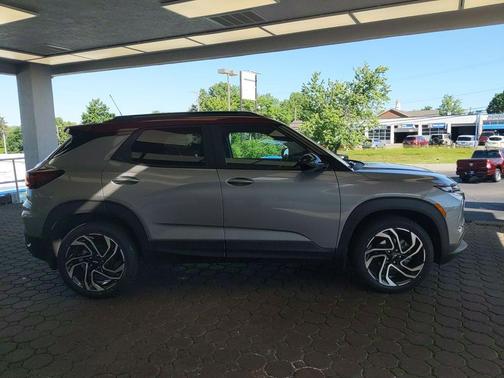 Sterling Gray Metallic 2025 Chevrolet Trailblazer RS