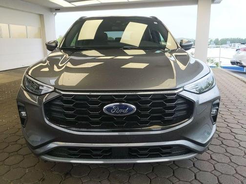 Gray Metallic 2023 Ford Escape ST-Line Select