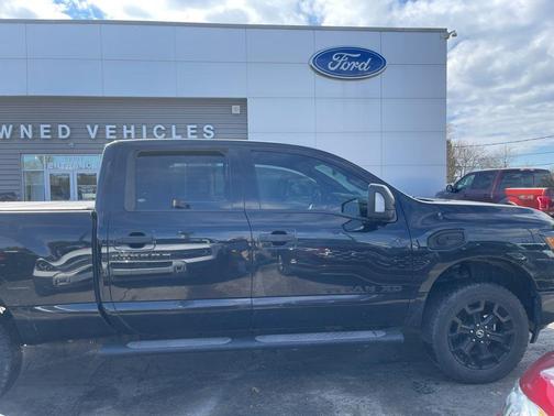 2018 Nissan Titan XD SV