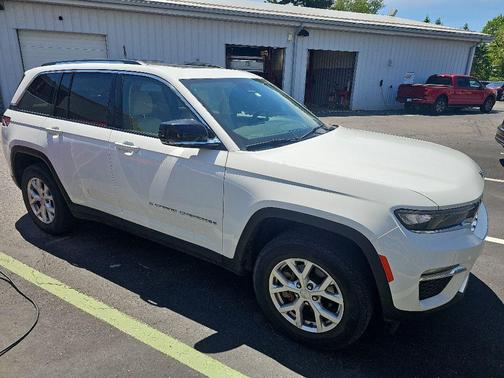 Bright White Clearcoat 2022 Jeep Grand Cherokee Limited