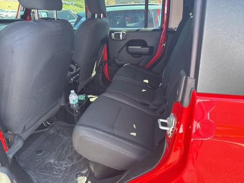 Firecracker Red Clearcoat 2023 Jeep Gladiator Sport S