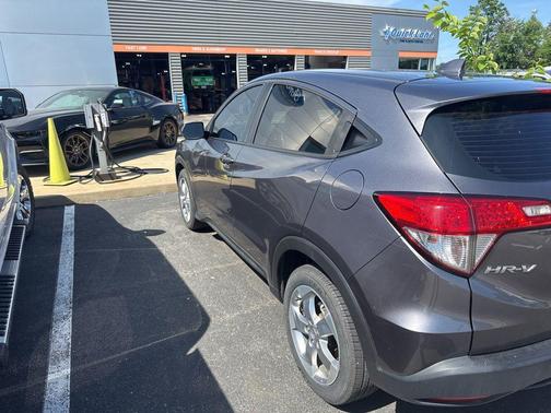 Gray 2019 Honda HR-V LX