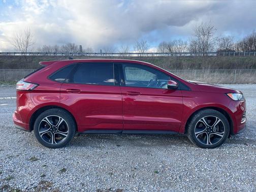 Rapid Red Metallic Tinted Clearcoat 2020 Ford Edge ST