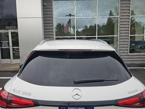 Polar White 2025 Mercedes-Benz GLC 300 4MATIC