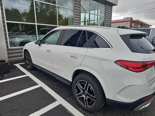 Polar White 2025 Mercedes-Benz GLC 300 4MATIC