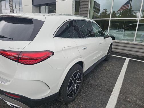 Polar White 2025 Mercedes-Benz GLC 300 4MATIC