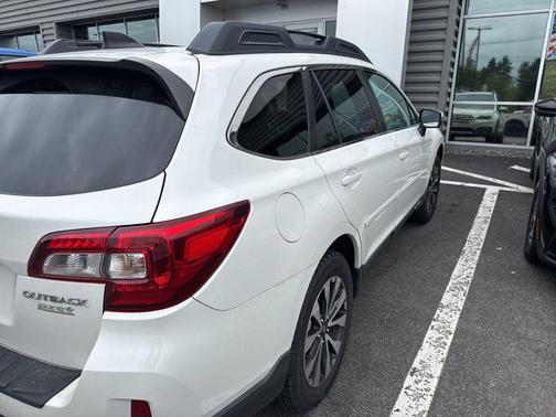 Crystal White Pearl 2016 Subaru Outback 2.5i Limited