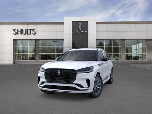 White Metallic 2025 Lincoln Aviator Premiere