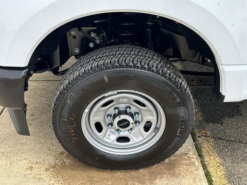 Oxford White 2026 Ford F-250 XL