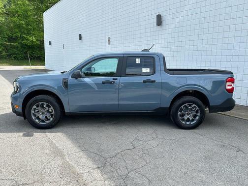 Azure Gray Metallic Tri-Coat 2026 Ford Maverick XLT