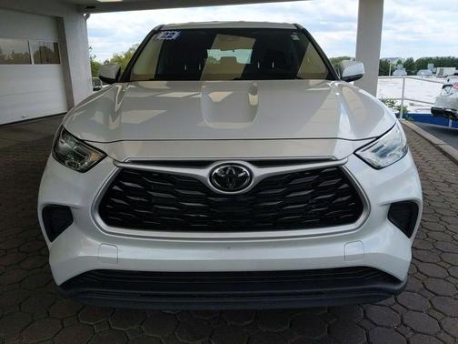 Pearl 2022 Toyota Highlander L