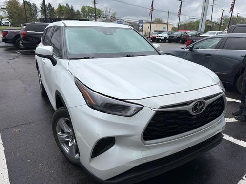 Pearl 2022 Toyota Highlander L