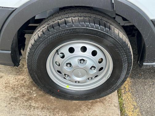 OXFORD WHITE 2026 Ford Transit-250 Base