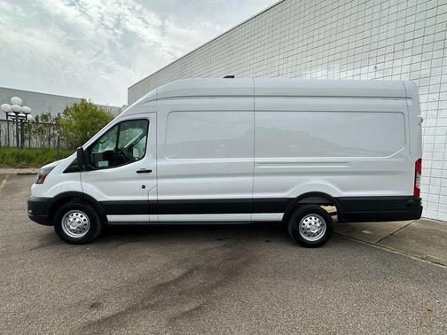 OXFORD WHITE 2026 Ford Transit-250 Base