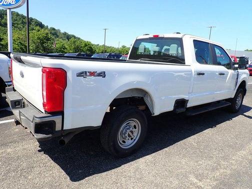 OXFORD WHITE 2023 Ford F-250 XL