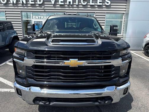 Black 2024 Chevrolet Silverado 2500 LT