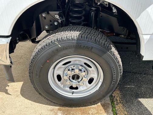 OXFORD WHITE 2026 Ford F-250 XL